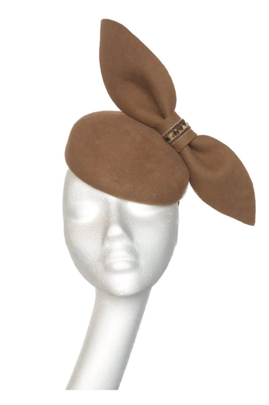 Beige / camel felt hat to hire