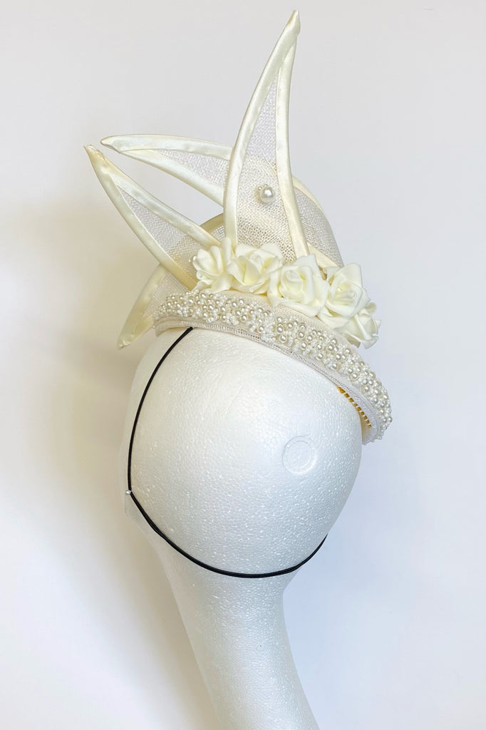 White pearl headpiece to hire Alison Roe Millinery, Hat Hire Tipperary