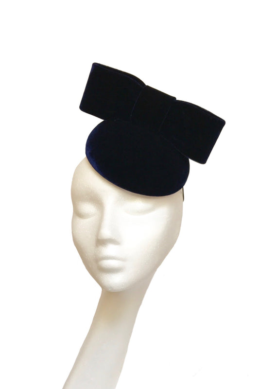 Navy velvet hat to hire