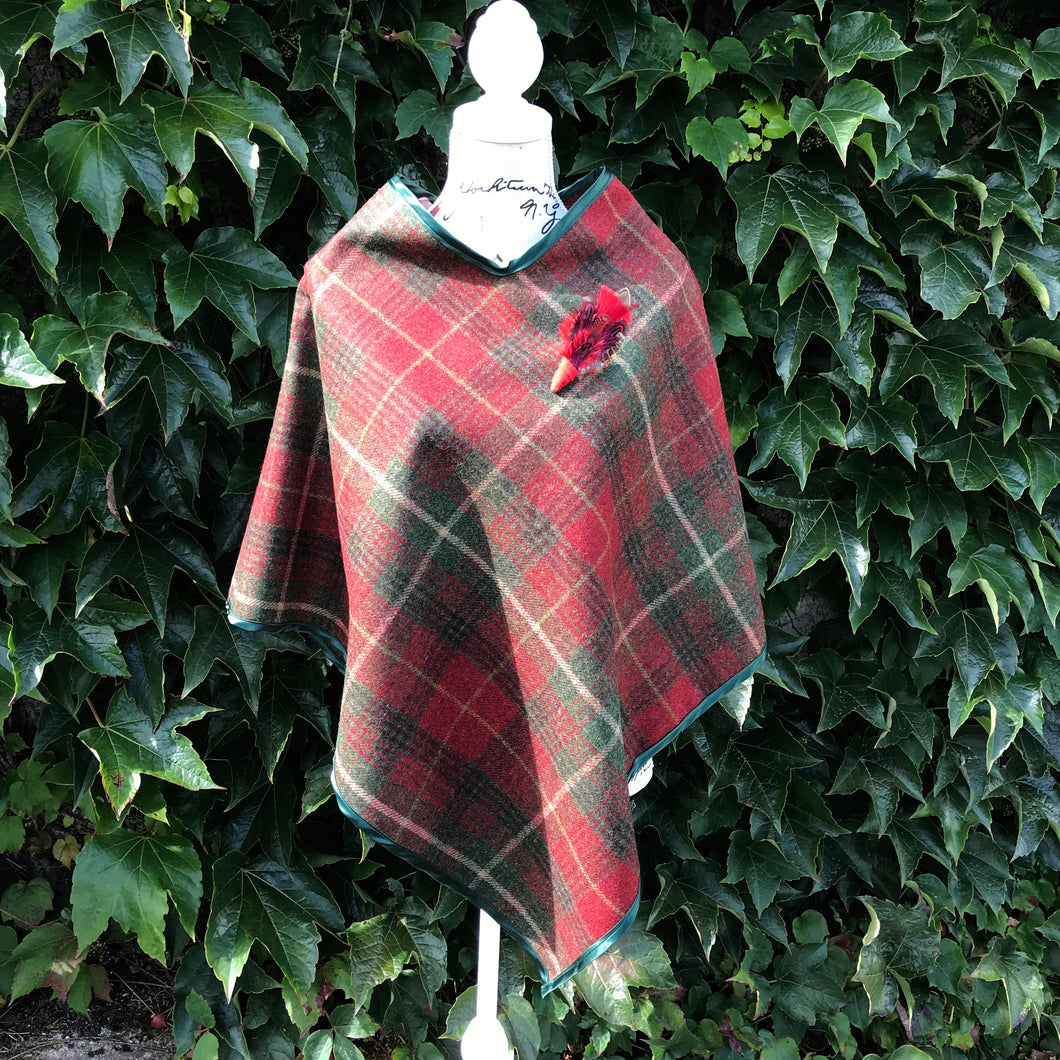 Tweed Check Cape - Red